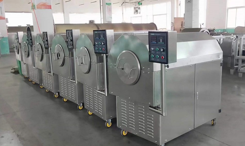 湖北客戶(hù)考察許昌智工中小型電磁炒貨機現場(chǎng)訂購